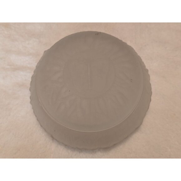 Vintage L E Smith Frosted Satin Glass Vanity Powder Jar Butterfly Lid - Picture 2 of 9